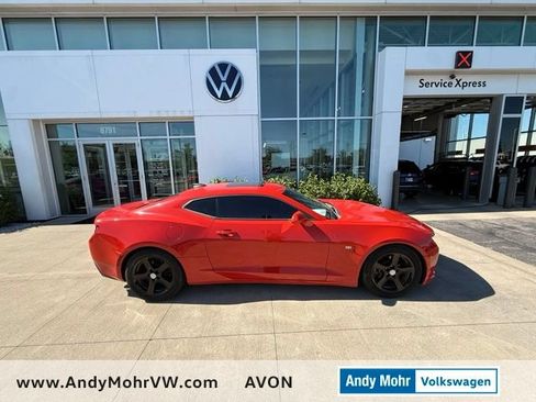 Used 2017 Chevrolet Camaro LT RWD image 5