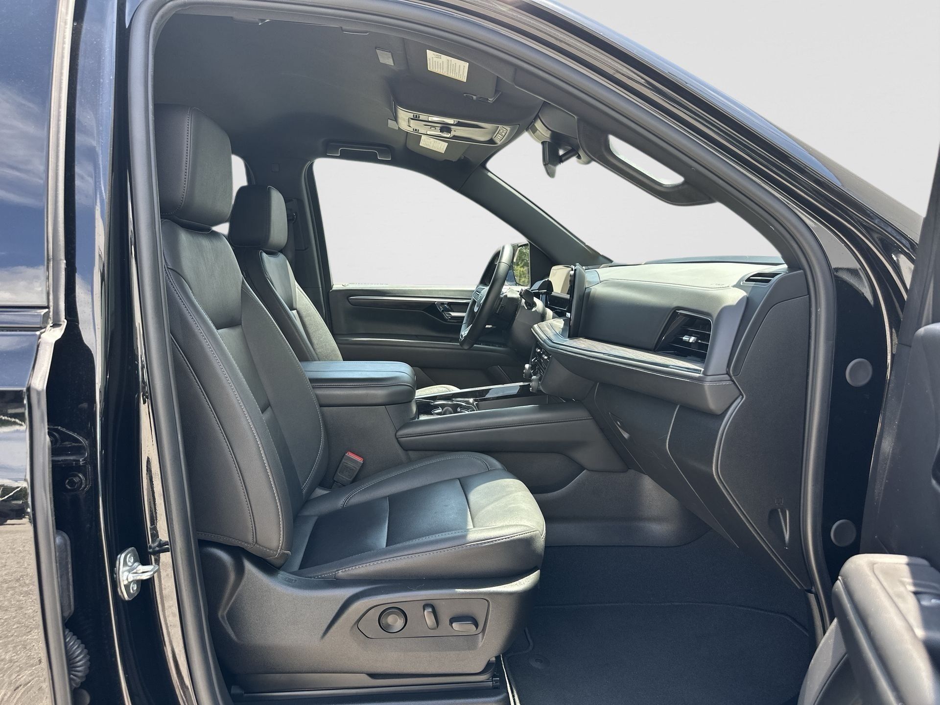 Certified 2025 Chevrolet Tahoe Z71 AWD/4WD image 27