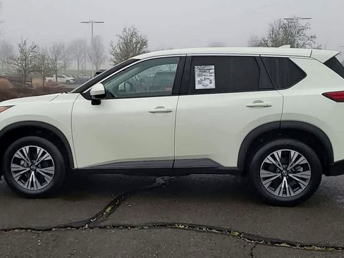Used 2023 Nissan Rogue SV image 5