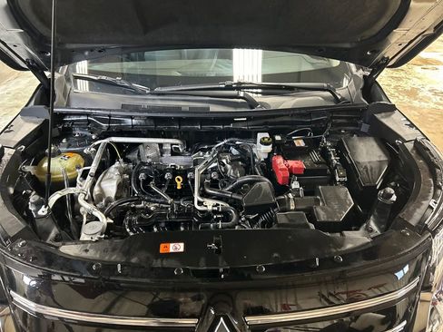 Used 2025 Mitsubishi Outlander AWD image 9