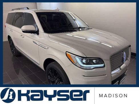 Certified 2023 Lincoln Navigator Reserve AWD/4WD image 1