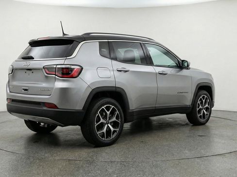 Used 2025 Jeep Compass Limited AWD/4WD image 9