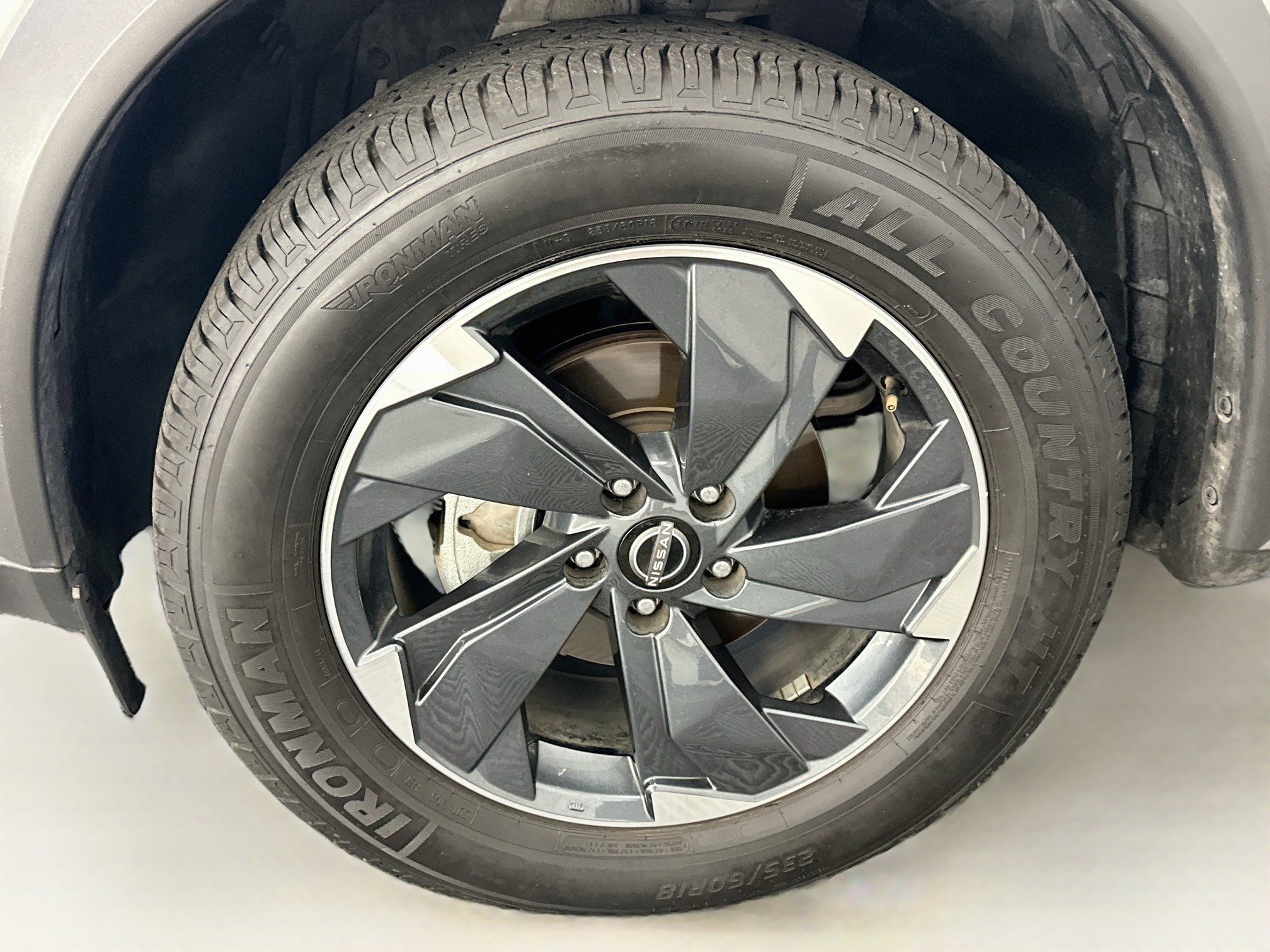 Used 2025 Nissan Rogue SV AWD/4WD image 11