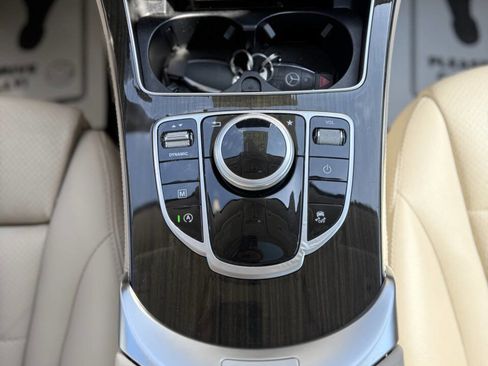 Used 2018 Mercedes-Benz GLC 300 GLC 300 4MATIC AWD 4dr SUV image 15