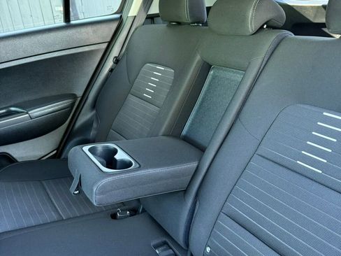 Used 2018 Kia Sportage LX image 40