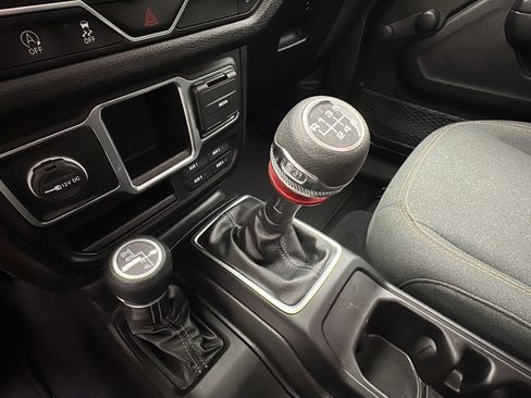 Used 2024 Jeep Gladiator Sport AWD/4WD image 22