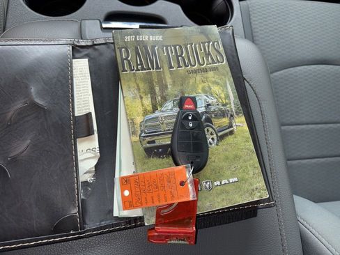 Used 2017 RAM 1500 Express RWD image 18