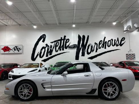 Used 2002 Chevrolet Corvette Z06 w/ Memory Pkg RWD image 2