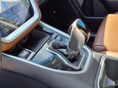 Used 2020 Subaru Outback Touring w/ Popular Package #2 image 17