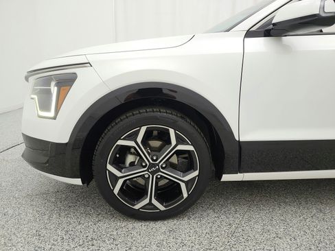 Used 2023 Kia Niro EX Touring FWD image 17