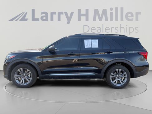 Used 2025 Ford Explorer Active w/ Active Comfort Package AWD/4WD image 2
