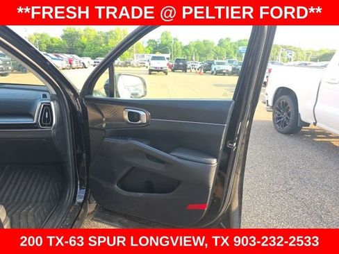 Used 2024 Kia Sorento EX w/ Panoramic Sunroof Package image 17