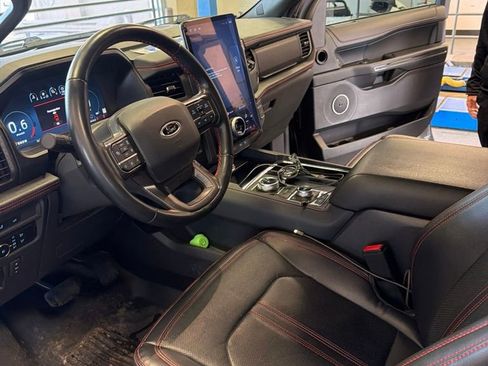 Used 2023 Ford Expedition Limited AWD/4WD image 2