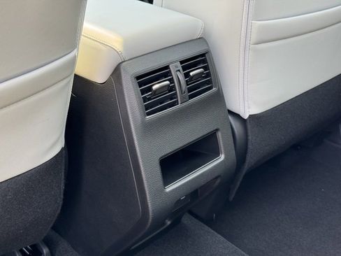 New 2025 Mitsubishi Outlander SE image 13