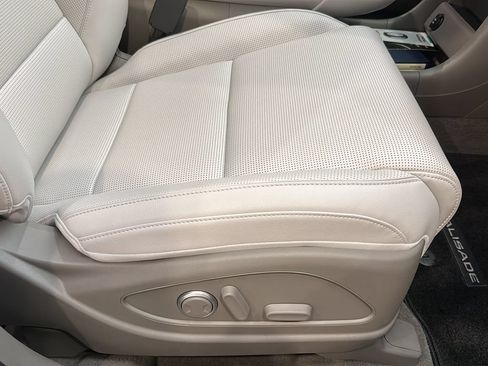 Certified 2026 Hyundai Palisade Limited AWD/4WD image 25