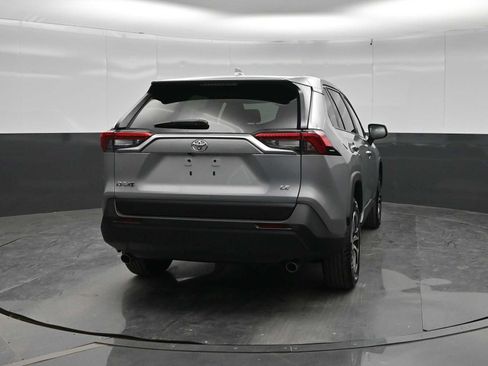 Used 2022 Toyota RAV4 LE FWD image 6