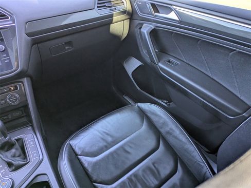 Used 2019 Volkswagen Tiguan SEL Premium R-Line w/ 3rd Row Seat Package image 21