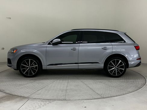 Used 2022 Audi Q7 Premium Plus image 2