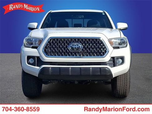 Used 2019 Toyota Tacoma TRD Off-Road image 2