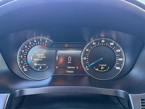 Used 2017 Ford Explorer Platinum image 12