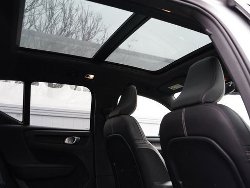 Used 2019 Volvo XC40 T5 R-Design image 64