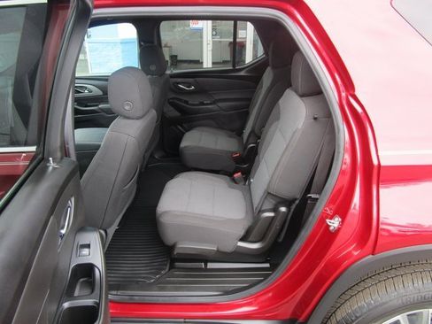 Used 2023 Chevrolet Traverse LT image 20