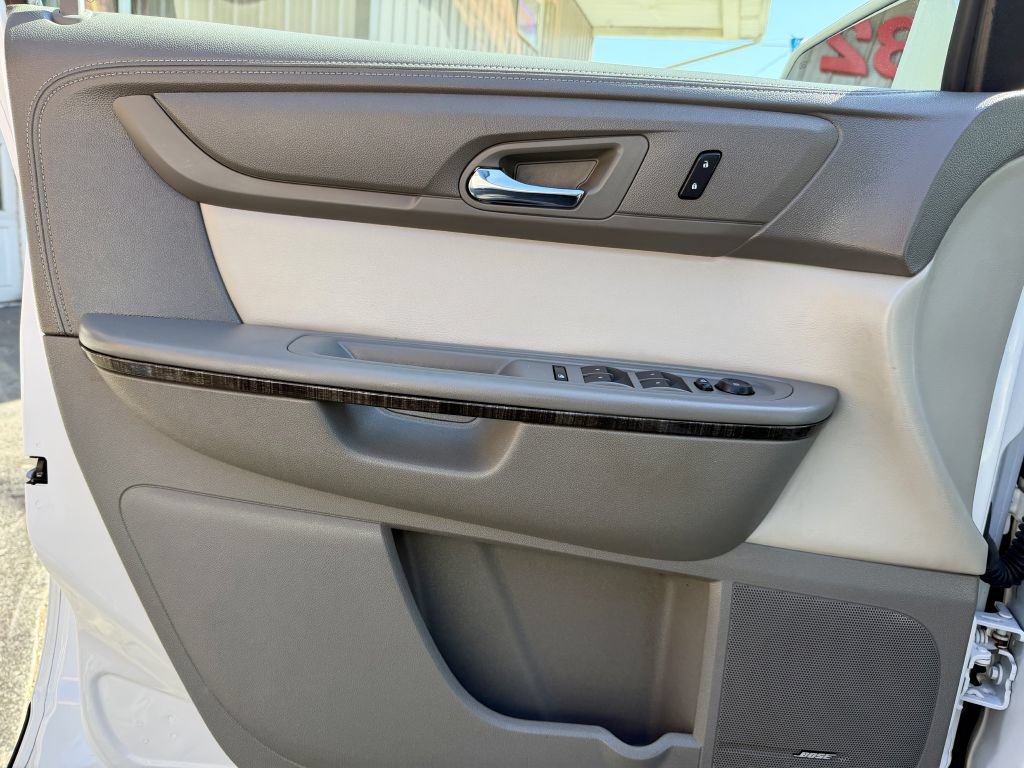 Used 2016 GMC Acadia SLT w/ Premium Edition FWD image 26