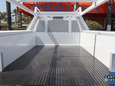 Used 2022 RAM 5500 Tradesman w/ Chrome Appearance Group image 8