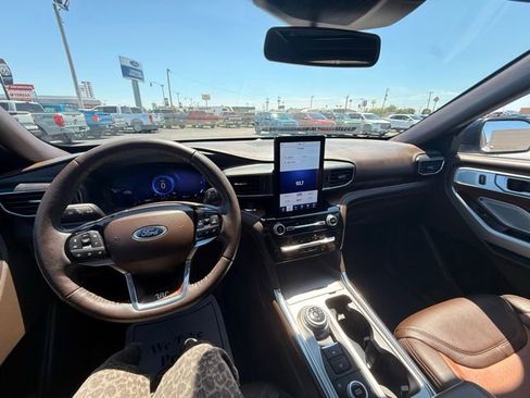 Used 2023 Ford Explorer King Ranch w/ Technology Package AWD/4WD image 23