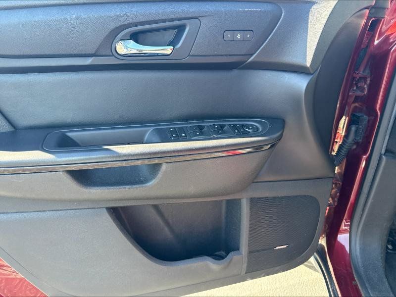 Used 2015 Chevrolet Traverse LTZ FWD image 14