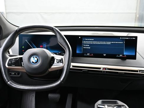 Used 2023 BMW iX xDrive50 w/ Sport Package image 11