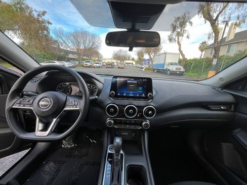 Used 2025 Nissan Sentra SV image 31