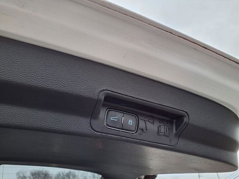 Used 2020 Ford Explorer XLT w/ Equipment Group 202A image 17