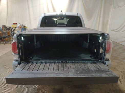 Used 2020 Toyota Tacoma TRD Off-Road w/ TRD Premium Off Road Package image 21