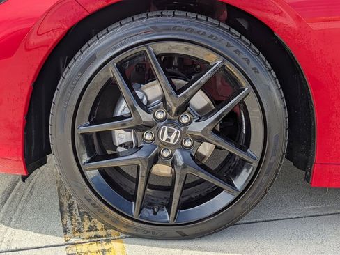 Used 2025 Honda Civic Sport image 31