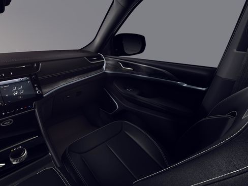 New 2026 Jeep Grand Cherokee L Limited AWD/4WD image 7