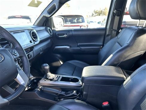 Used 2019 Toyota Tacoma Limited image 22