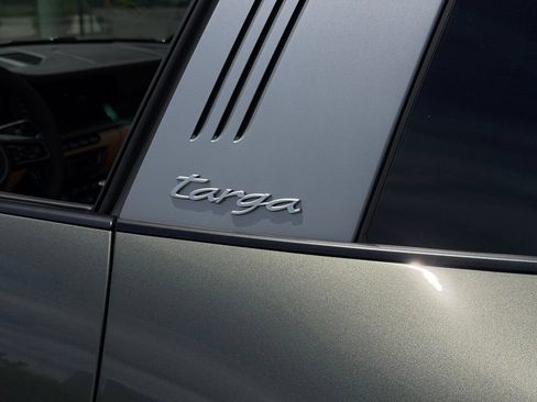 Used 2023 Porsche 911 Targa 4S AWD/4WD image 9