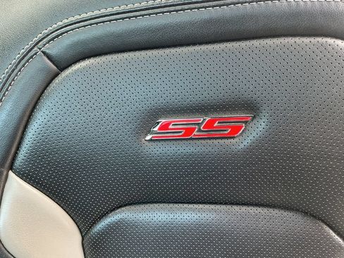 Used 2018 Chevrolet Camaro SS RWD image 24