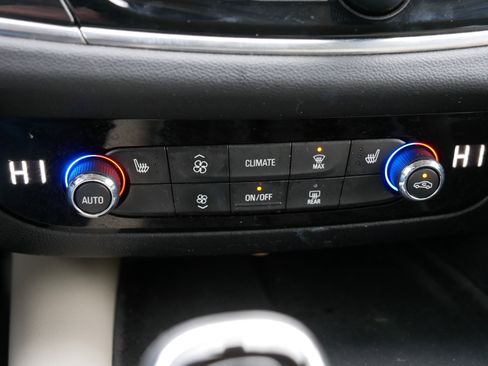 Used 2019 Buick Enclave Essence image 23