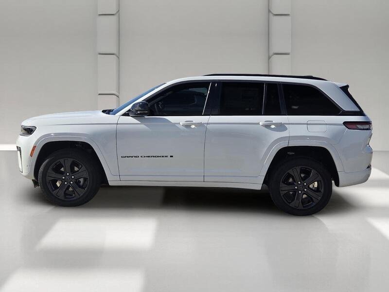 New 2027 Jeep Grand Cherokee Limited AWD/4WD image 2