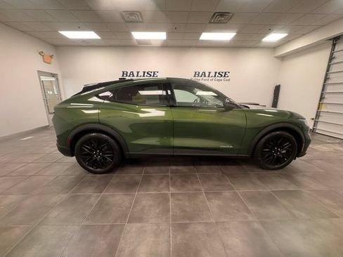 Used 2025 Ford Mustang Mach-E Select w/ Comfort Package Lite AWD/4WD image 8