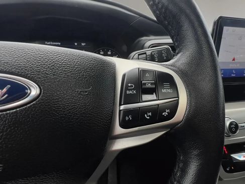Used 2023 Ford Explorer XLT w/ Equipment Group 202A AWD/4WD image 47