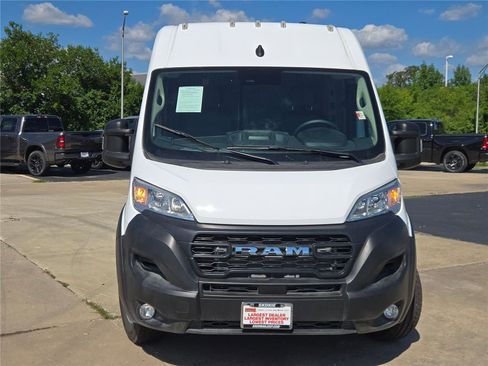 Used 2025 RAM ProMaster 2500 w/ Convenience Group image 4