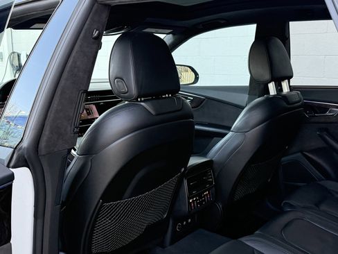 Used 2019 Audi Q8 Prestige image 19