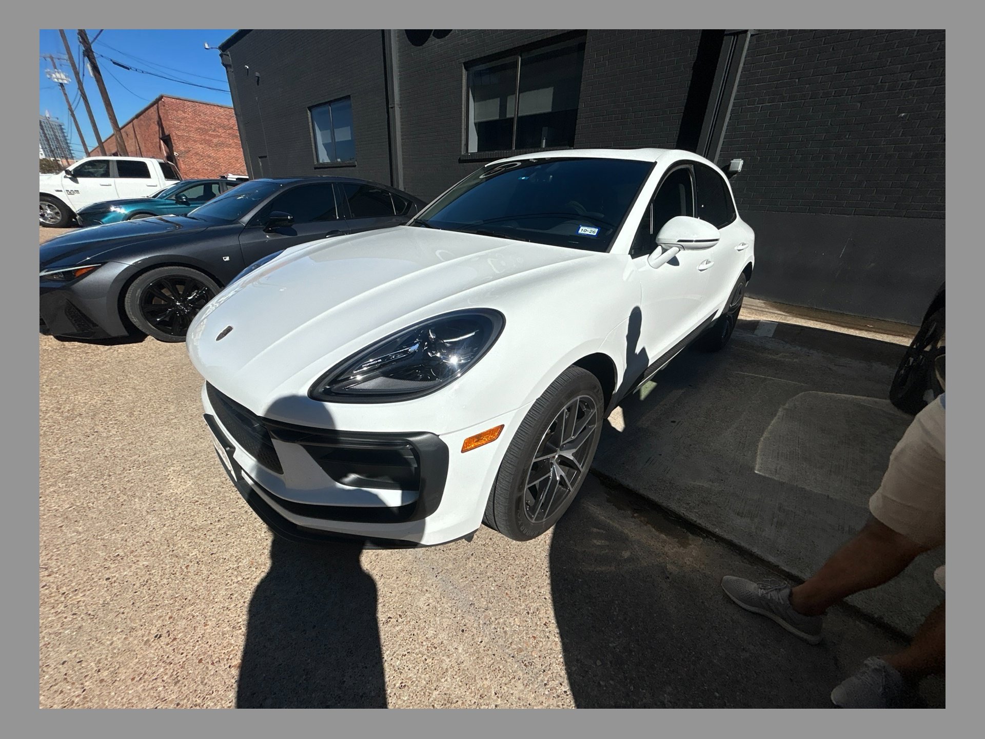 Used 2022 Porsche Macan AWD/4WD image 1