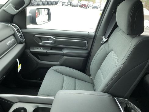 New 2026 RAM 1500 4x4 Crew Cab image 31