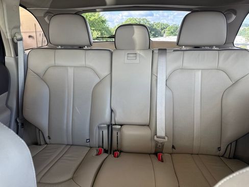 Used 2013 Lincoln MKX AWD image 23