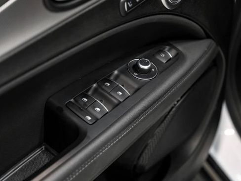 Used 2024 Alfa Romeo Stelvio Veloce AWD/4WD image 46