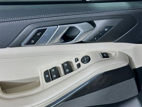 Used 2021 BMW X5 xDrive40i w/ M Sport Package image 24